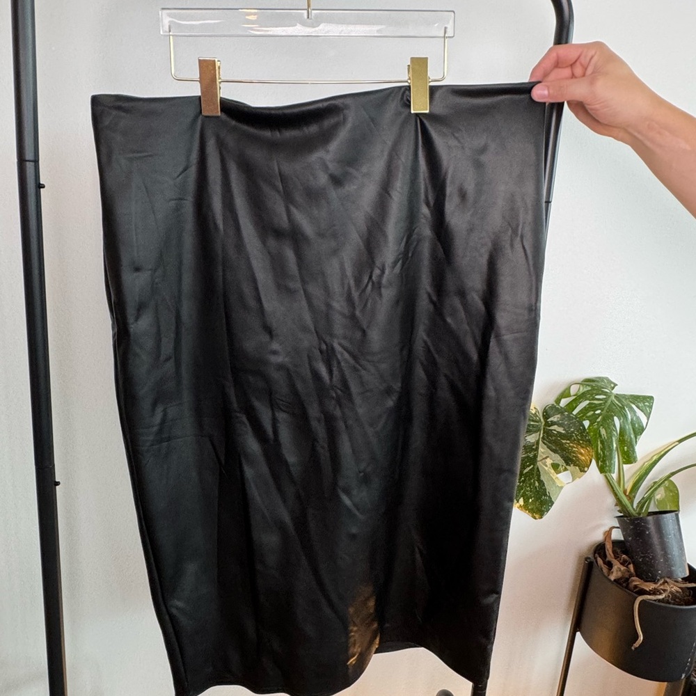 Elegant Black Faux Leather Skirt